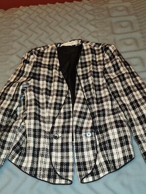 Vintage GLORIA VANDERBILT Black and White Plaid Women's Blazer